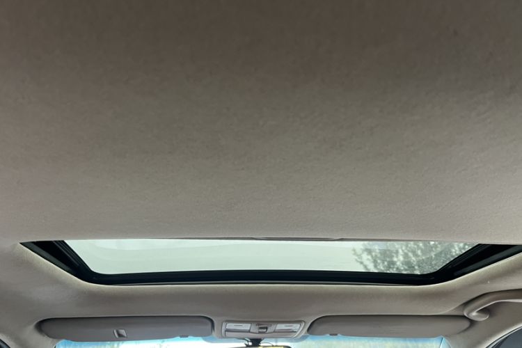 Used Kia K2 2012 Hatchback 1.4L Automatic Cool Edition Headliner