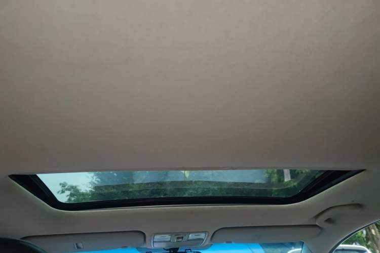 Used Kia K2 2012 Sedan 1.6L AT Premium ECO Headliner
