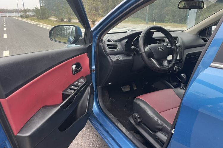 Used Kia K2 2012 Hatchback 1.4L Automatic Cool Edition Interior 4