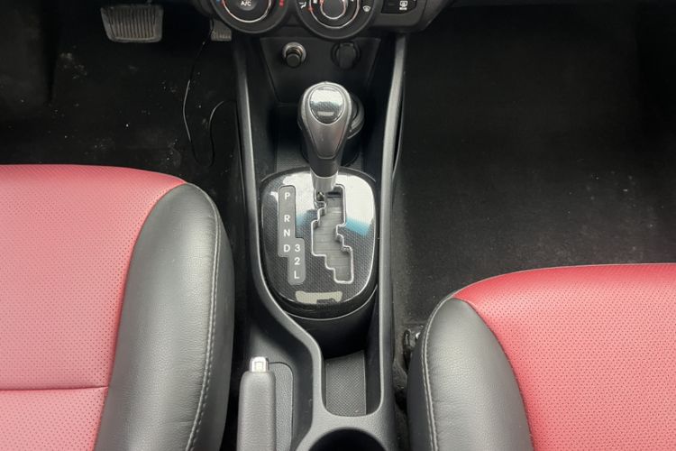 Used Kia K2 2012 Hatchback 1.4L Automatic Cool Edition Interior 5