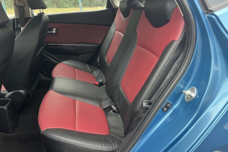 Used Kia K2 2012 Hatchback 1.4L Automatic Cool Edition Interior 7