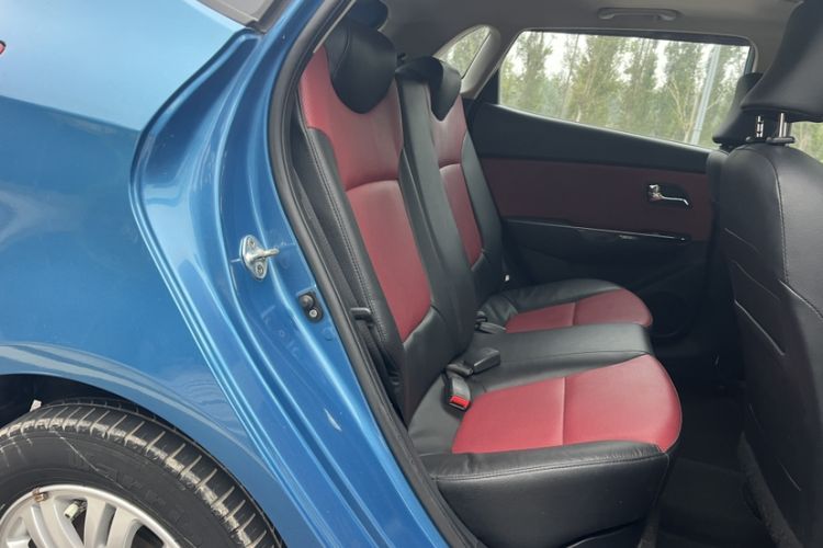 Used Kia K2 2012 Hatchback 1.4L Automatic Cool Edition Interior 9