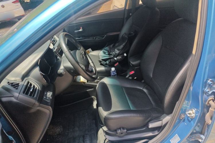 Used Kia K2 2012 Sedan 1.6L AT Premium ECO Left Front Seat