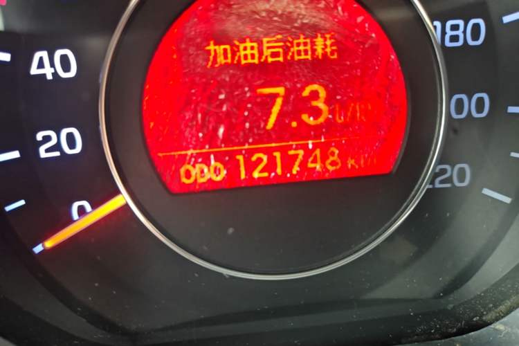 Used Kia K2 2012 Sedan 1.4L MT TOP Commemorative Edition Odometer Close Up