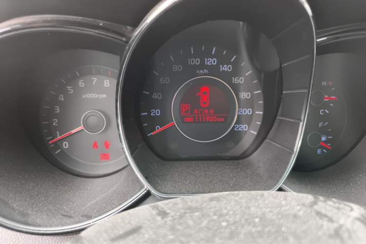 Used Kia K2 2012 Sedan 1.6L Automatic Transmission Premium Commemorative Edition Odometer Close Up