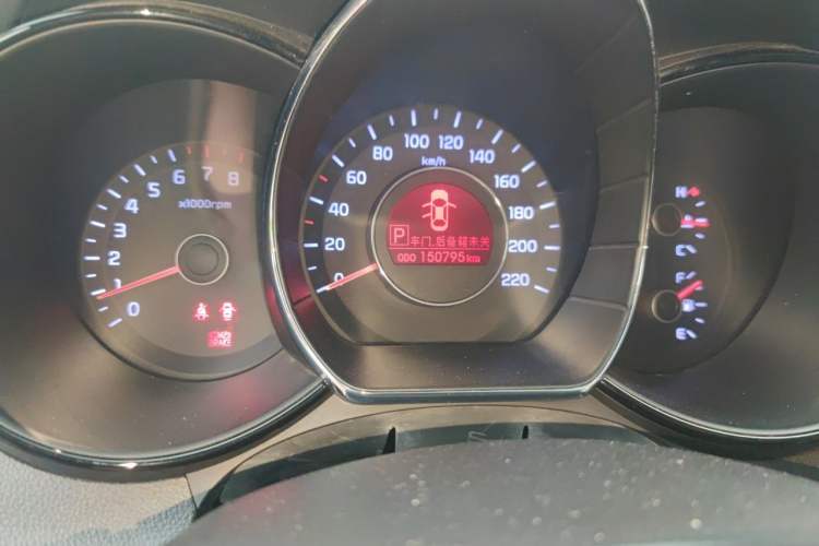 Used Kia K2 2012 Sedan 1.6L AT Premium ECO Odometer Close Up