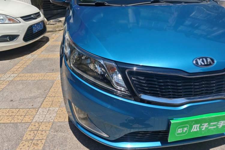 Used Kia K2 2012 Sedan 1.6L AT Premium ECO Right Front Headlight