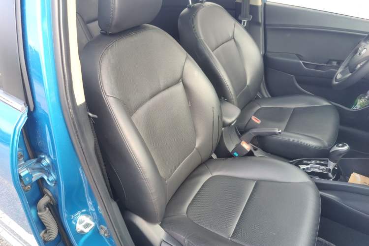 Used Kia K2 2012 Hatchback 1.6L AT Premium Commemorative Edition Right Front Seat