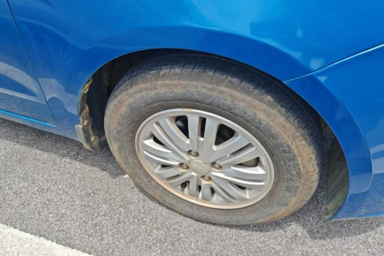 Used Kia K2 2012 Sedan 1.4L MT TOP Commemorative Edition Right Front Wheel Hub