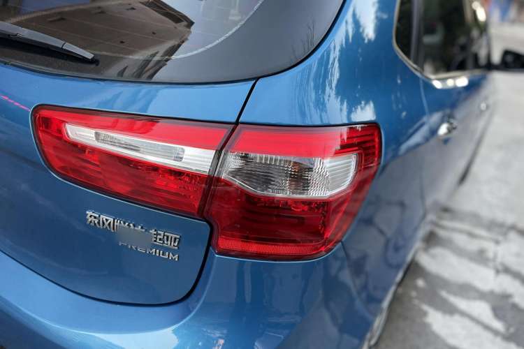 Used Kia K2 2012 Hatchback 1.6L AT Premium Commemorative Edition Right Rear Taillight