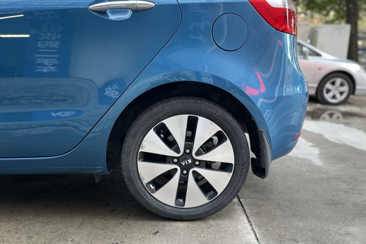 Used Kia K2 2012 Hatchback 1.6L AT Premium Commemorative Edition Right Rear Wheel Hub