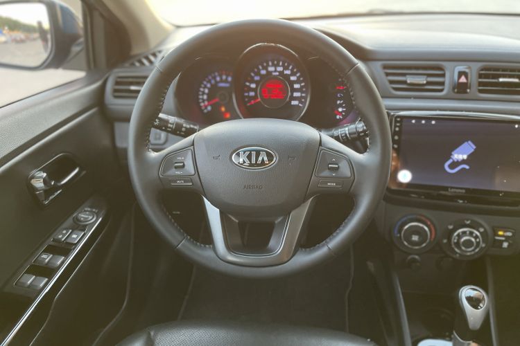 Used Kia K2 2012 Hatchback 1.6L AT Premium Commemorative Edition Steering Wheel