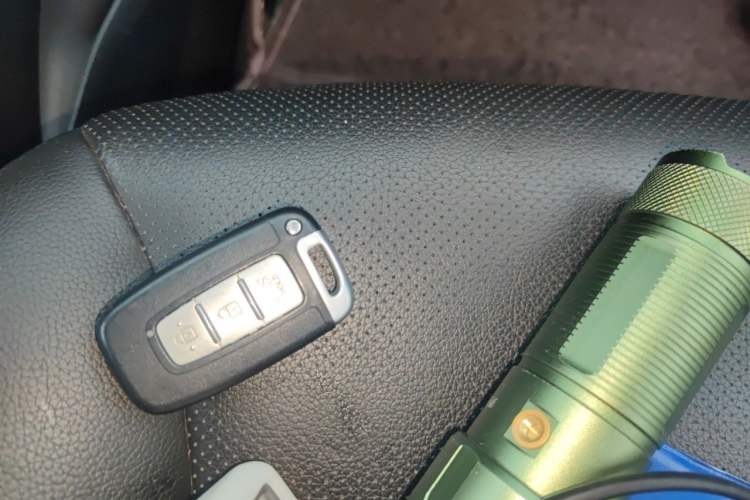 Used Kia K2 2012 Sedan 1.6L AT Premium ECO Vehicle Key