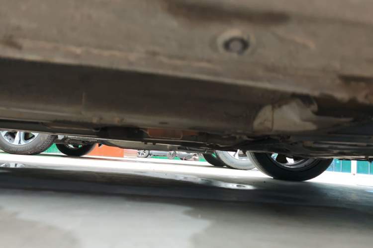 Used Kia K2 2012 Sedan 1.6L Automatic Transmission Premium Commemorative Edition Chassis Front Right
