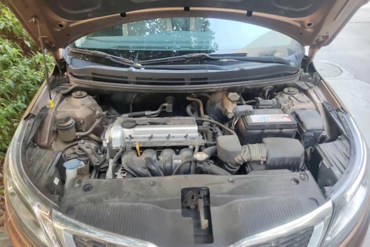 Used Kia K2 2012 Sedan 1.4L MT GLS Commemorative Edition Engine Bay