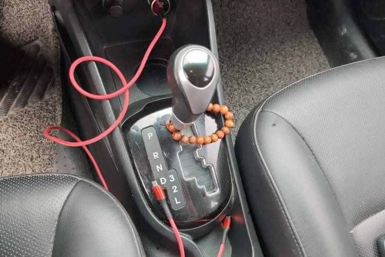 Used Kia K2 2012 Sedan 1.6L Automatic Transmission Premium Commemorative Edition Gear Lever