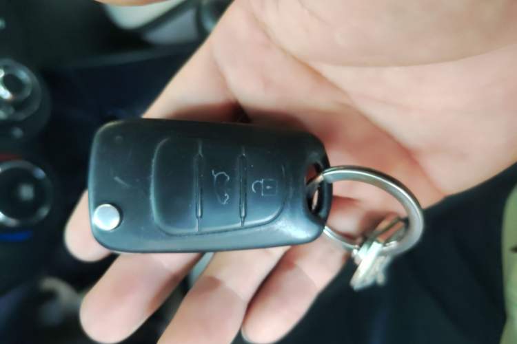 Used Kia K2 2012 Sedan 1.4L MT GLS Commemorative Edition Vehicle Key