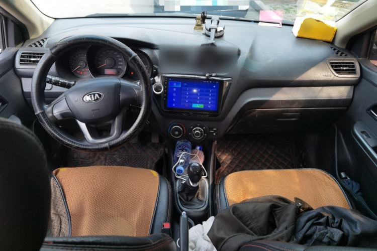 Used Kia K2 2012 Sedan 1.4L MT GLS Commemorative Edition Center Console