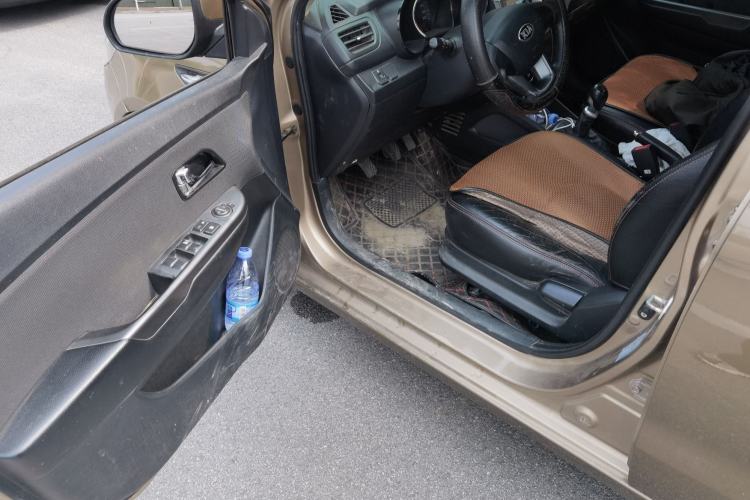 Used Kia K2 2012 Sedan 1.4L MT GLS Commemorative Edition Driver Seat