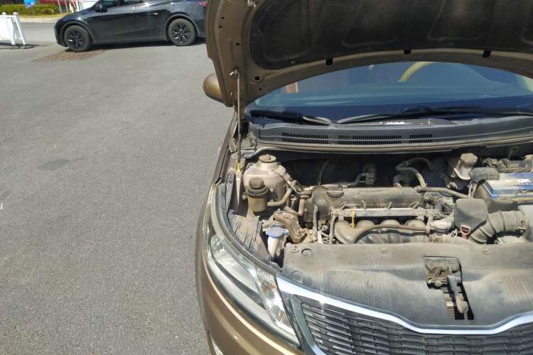 Used Kia K2 2012 Hatchback 1.4L AT GLS Engine Bay Right
