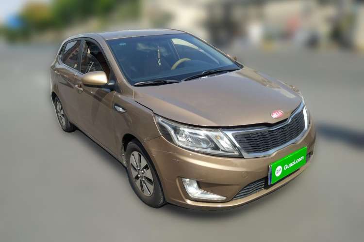 Used Kia K2 2012 Hatchback 1.4L AT GLS Front Right 45 Deg