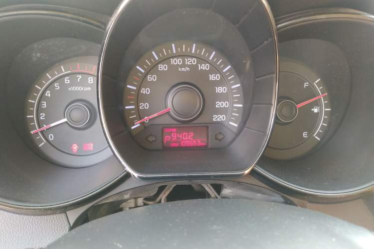 Used Kia K2 2012 Hatchback 1.4L AT GLS Instrument Cluster