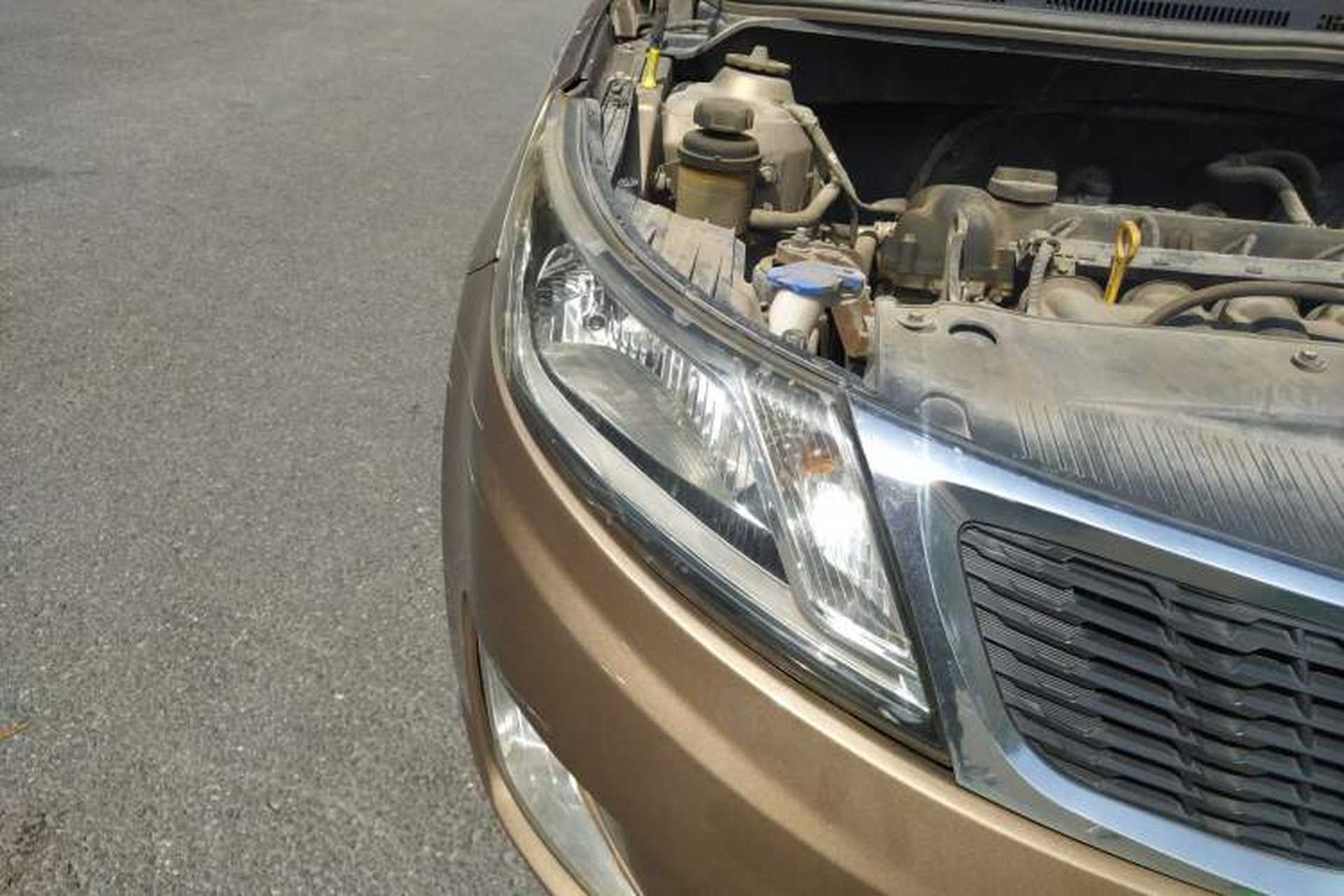 Used Kia K2 2012 Hatchback 1.4L AT GLS Right Front Headlight