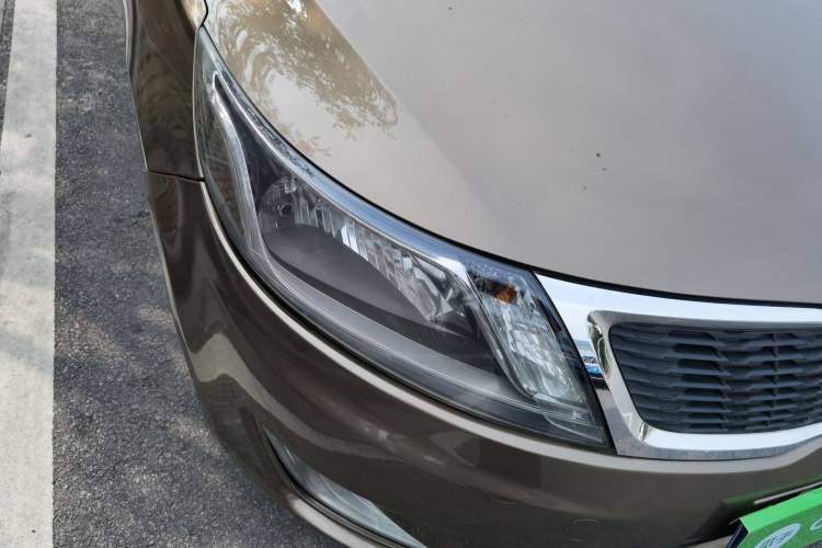 Used Kia K2 2012 Sedan 1.4L MT GLS Commemorative Edition Right Front Headlight