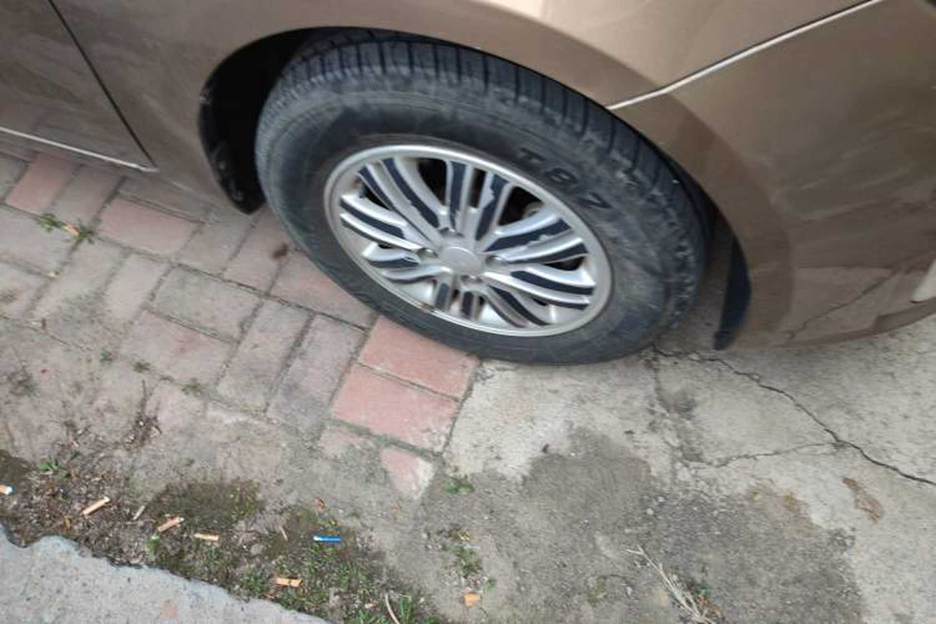 Used Kia K2 2012 Sedan 1.4L MT GLS Commemorative Edition Right Front Wheel Hub