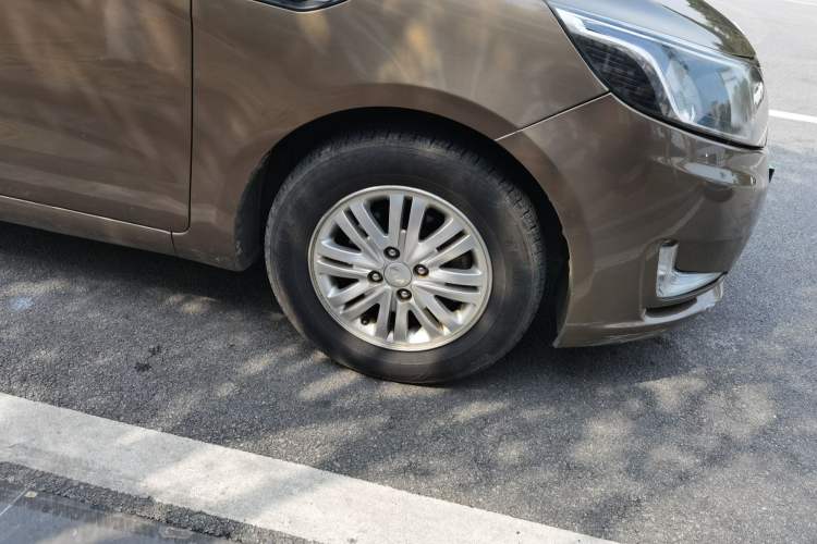 Used Kia K2 2012 Sedan 1.4L MT GLS Commemorative Edition Right Front Wheel Hub