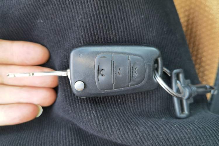 Used Kia K2 2012 Sedan 1.4L MT GLS Commemorative Edition Vehicle Key