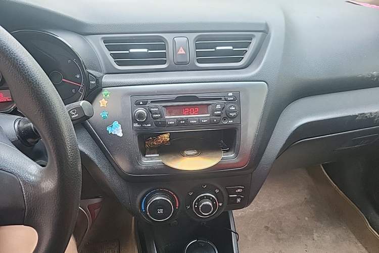 Used Kia K2 2012 Sedan 1.4L MT GL Commemorative Edition Audio And AC Panel