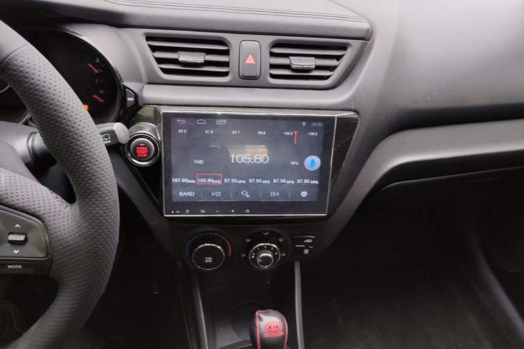 Used Kia K2 2012 Hatchback 1.6L AT Premium Audio And AC Panel