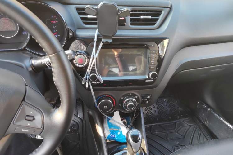 Used Kia K2 2012 Hatchback 1.6L AT Premium Commemorative Edition Audio And AC Panel