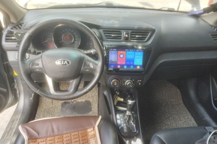 Used Kia K2 2012 Sedan 1.6L AT Premium ECO Center Console