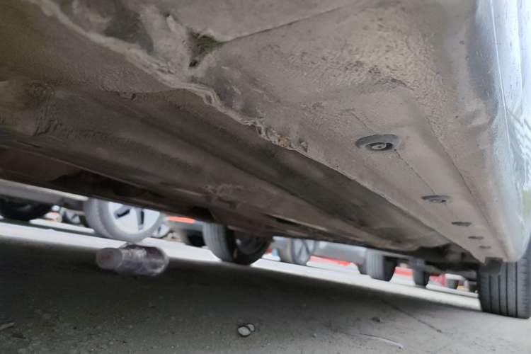 Used Kia K2 2012 Hatchback 1.6L AT Premium Chassis Front Left