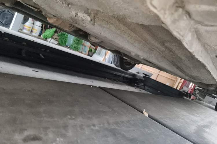 Used Kia K2 2012 Hatchback 1.6L AT Premium Chassis Front Left