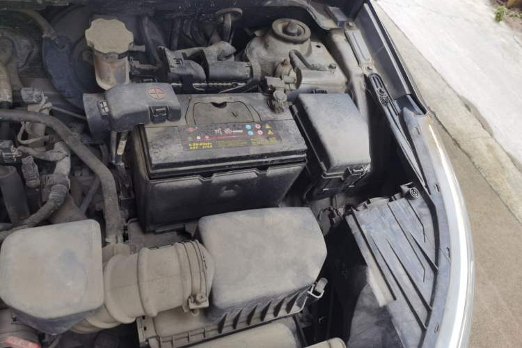 Used Kia K2 2012 Hatchback 1.6L AT Premium Engine Bay Left