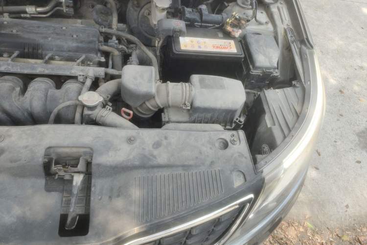 Used Kia K2 2012 Sedan 1.6L AT Premium ECO Engine Bay Left