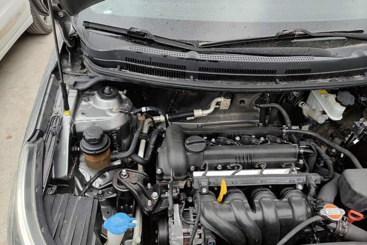 Used Kia K2 2012 Hatchback 1.6L AT Premium Engine Bay Right