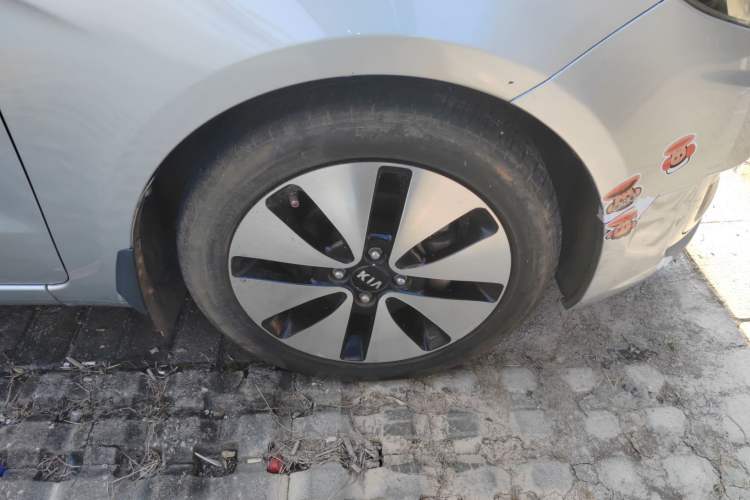 Used Kia K2 2012 Hatchback 1.6L AT Premium Commemorative Edition Exterior 7