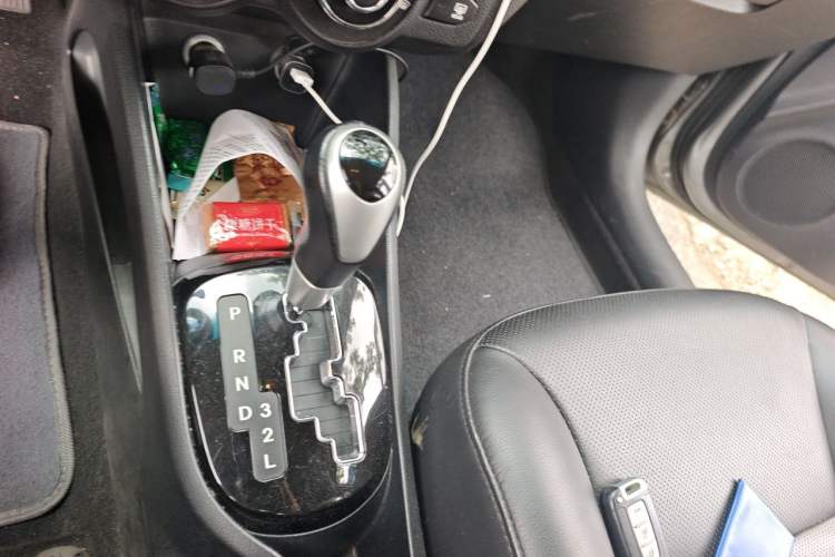 Used Kia K2 2012 Sedan 1.6L Automatic Transmission Premium Commemorative Edition Gear Lever