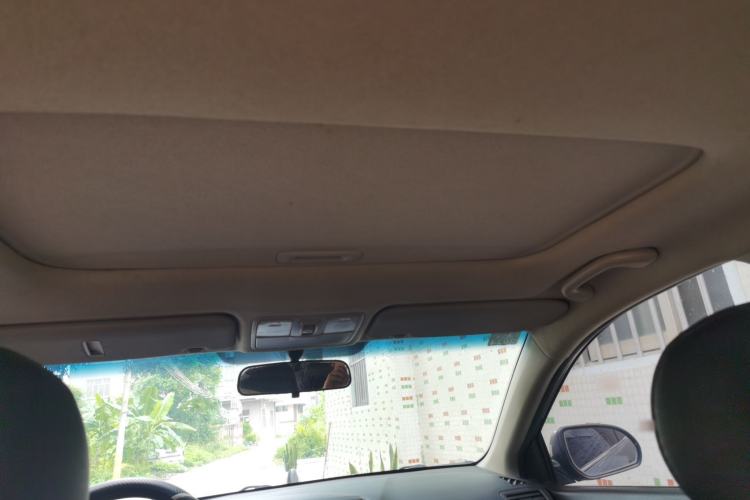 Used Kia K2 2012 Hatchback 1.6L AT Premium Headliner