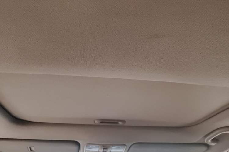Used Kia K2 2012 Hatchback 1.6L AT Premium Headliner