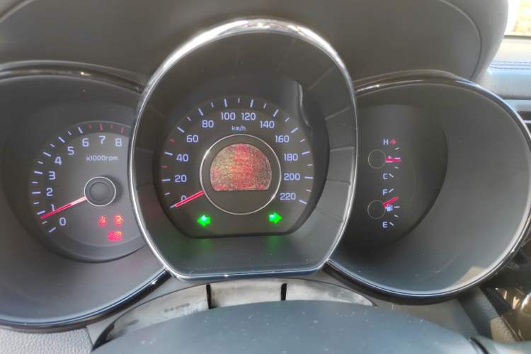 Used Kia K2 2012 Hatchback 1.6L AT Premium Commemorative Edition Instrument Cluster