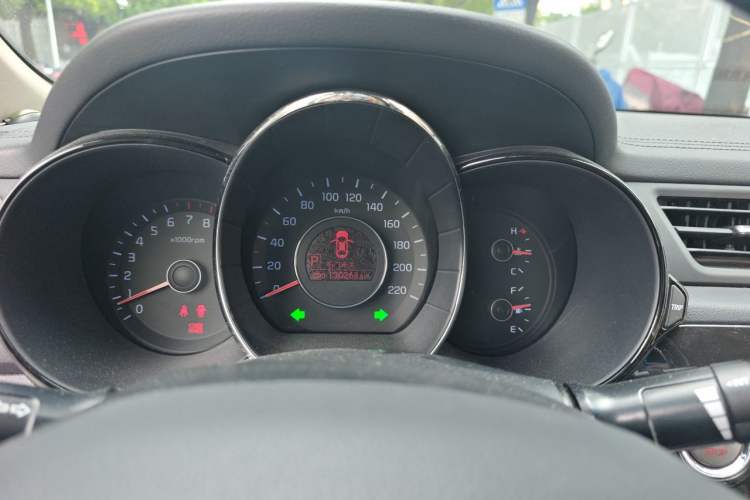 Used Kia K2 2012 Sedan 1.6L Automatic Transmission Premium Commemorative Edition Instrument Cluster