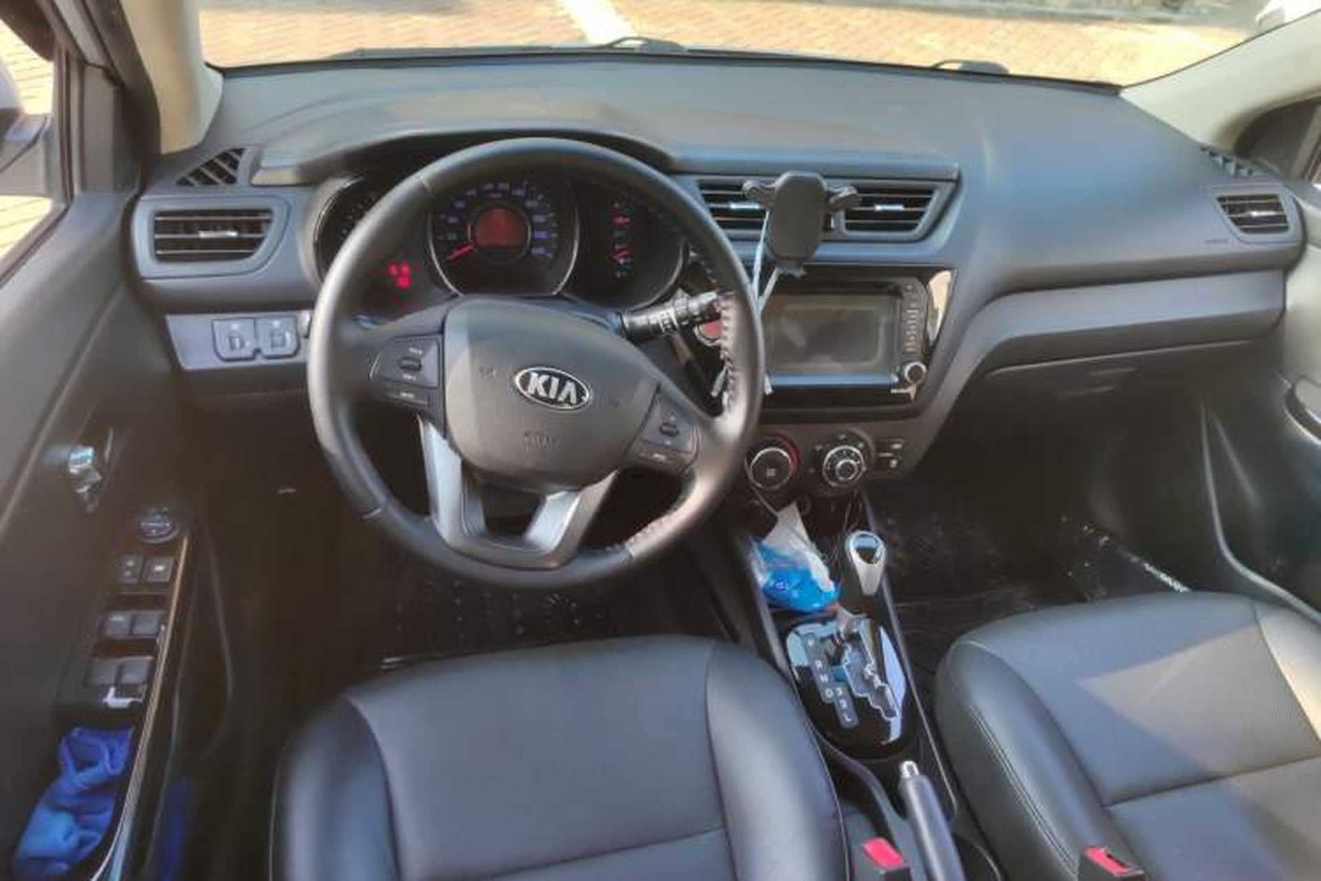 Used Kia K2 2012 Hatchback 1.6L AT Premium Commemorative Edition Interior 2
