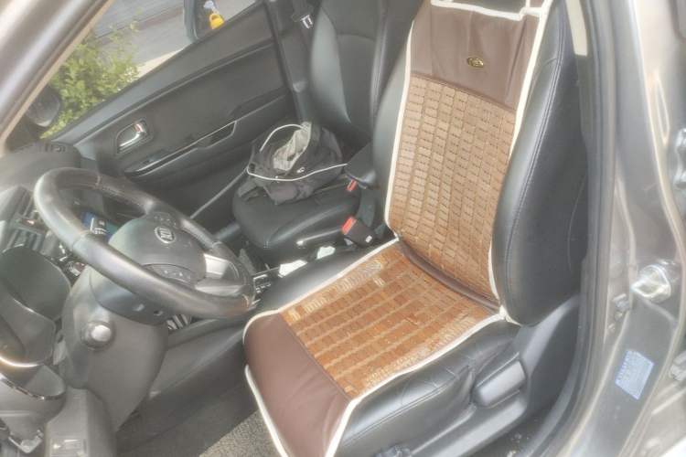 Used Kia K2 2012 Sedan 1.6L AT Premium ECO Left Front Seat