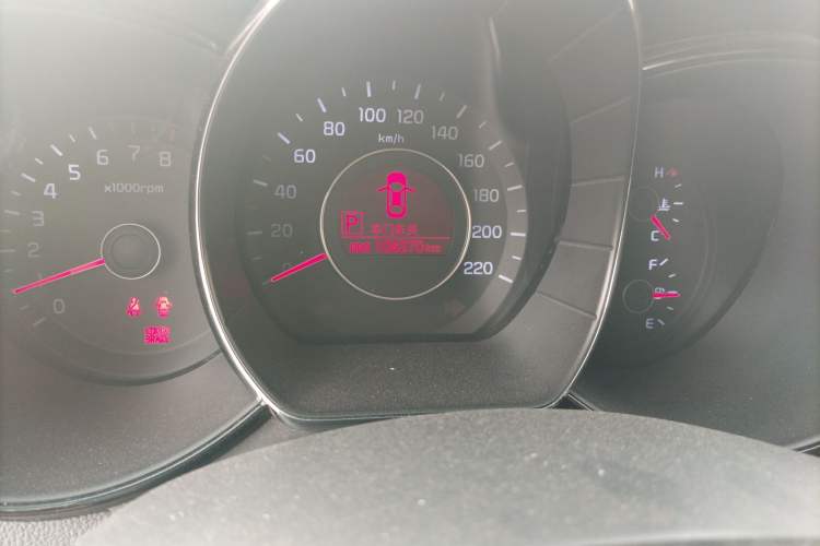 Used Kia K2 2012 Sedan 1.6L Automatic Transmission Premium Commemorative Edition Odometer Close Up