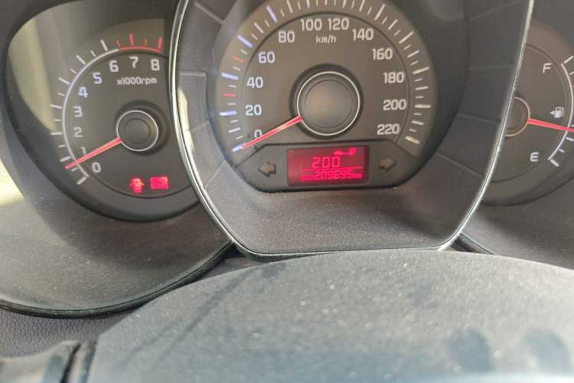 Used Kia K2 2012 Sedan 1.4L MT GLS Commemorative Edition Odometer Close Up